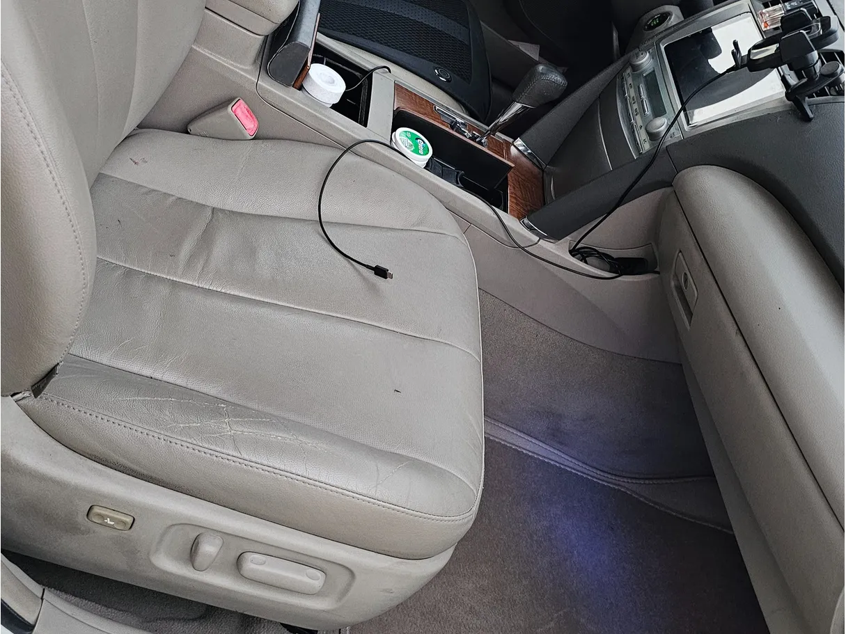 Car image 5