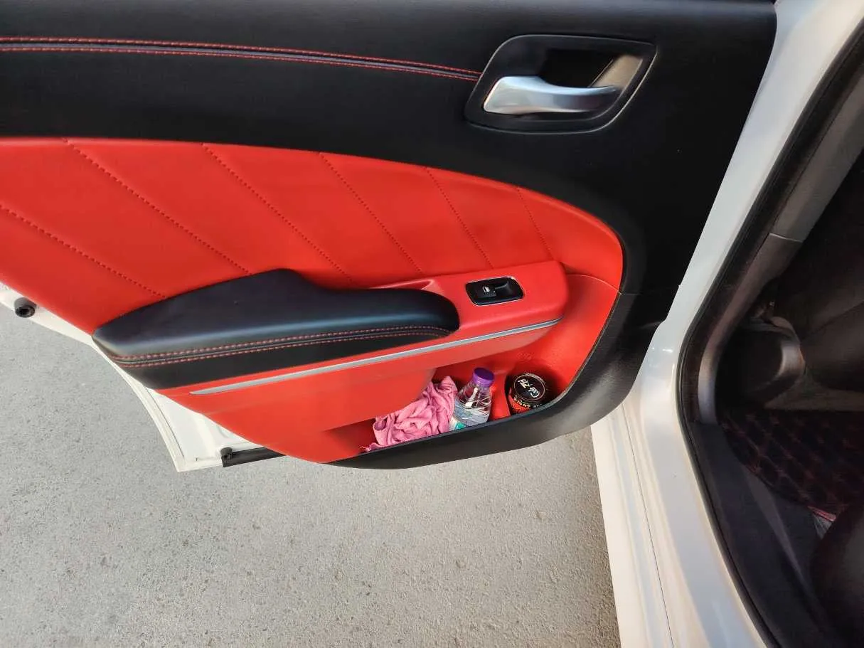 Car image 13