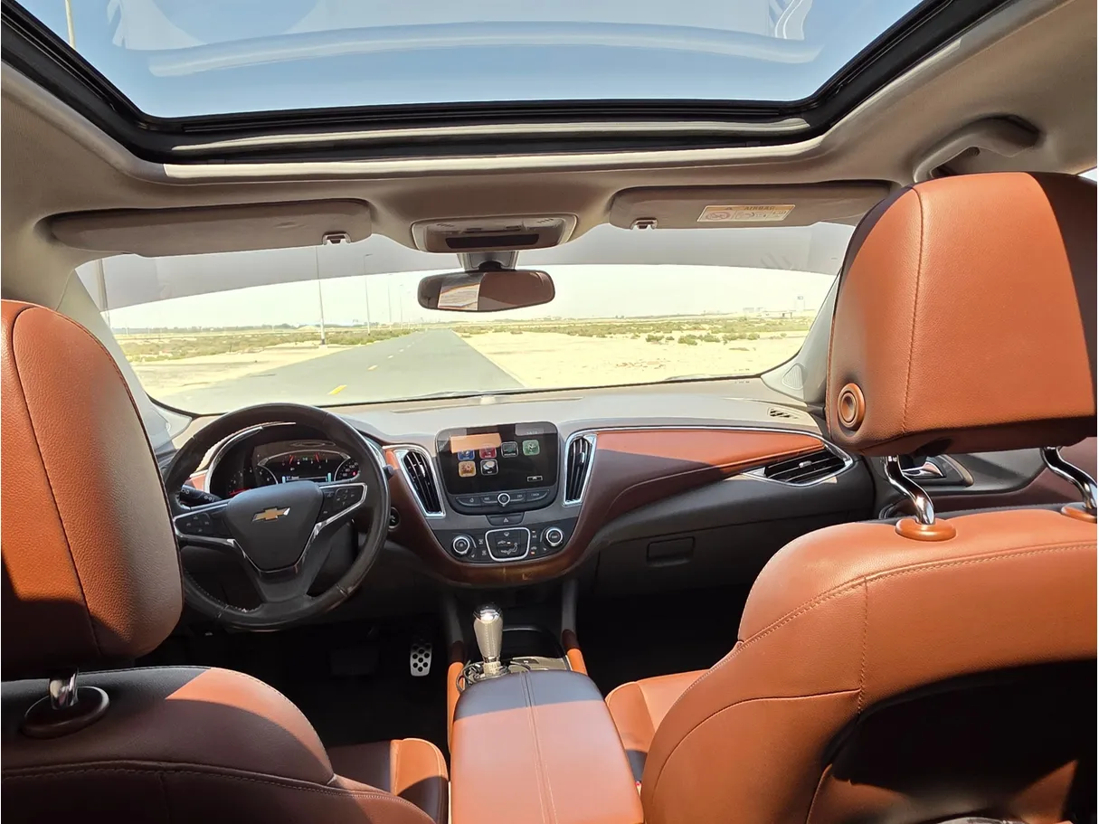 Car image 9