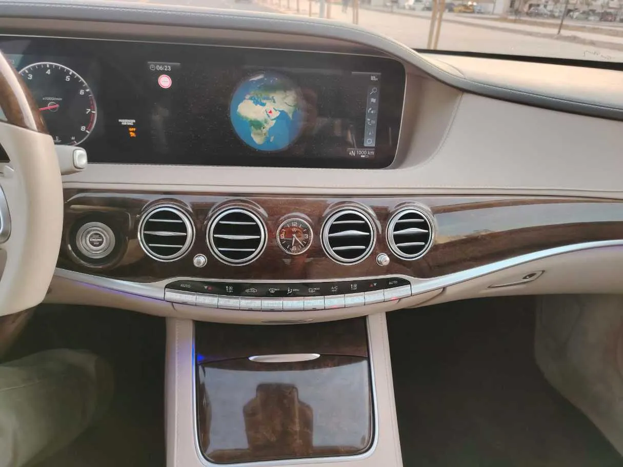 Car image 27