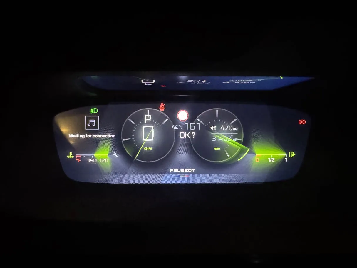 Car image 19