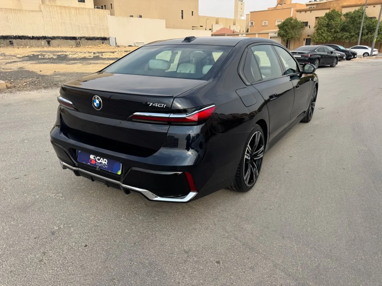 Car image 5