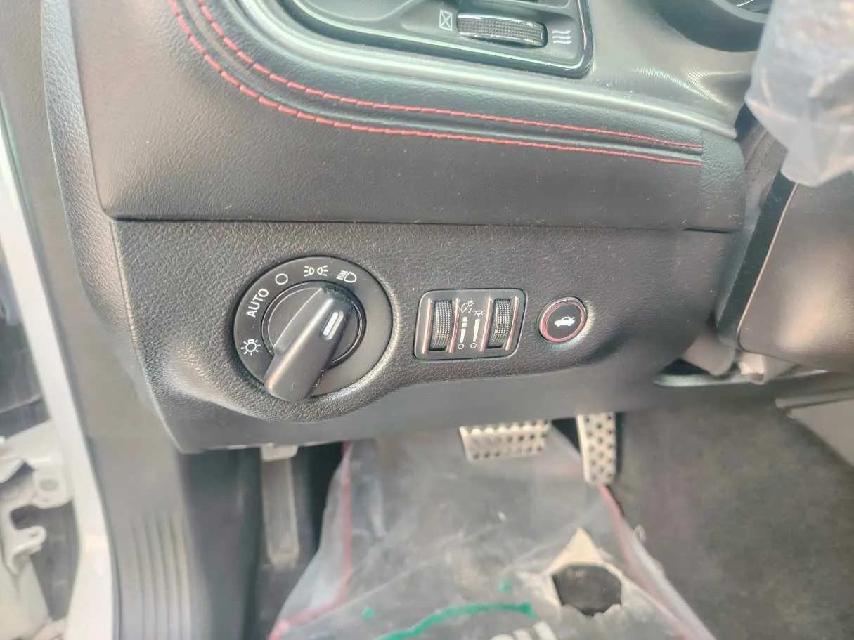 Car image 42