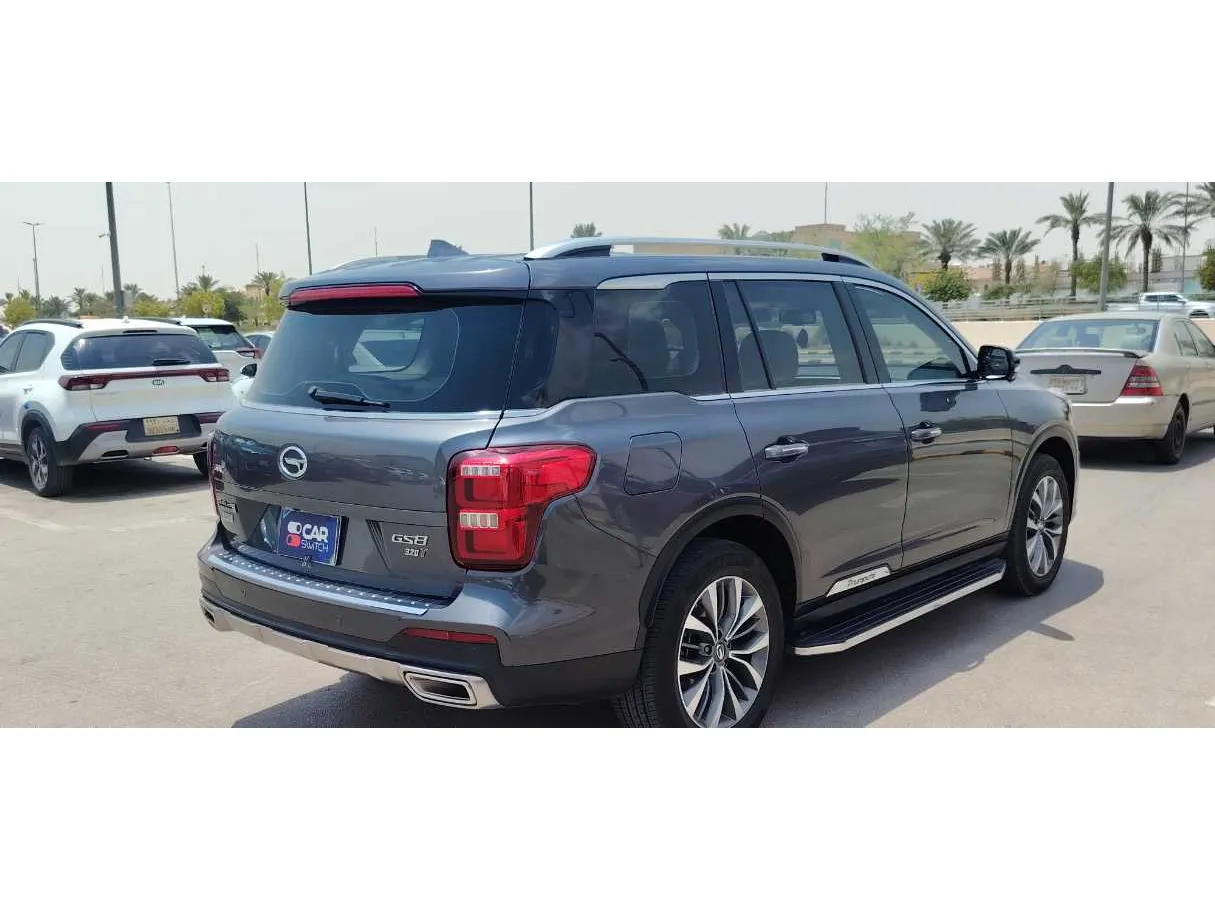 Car image 5