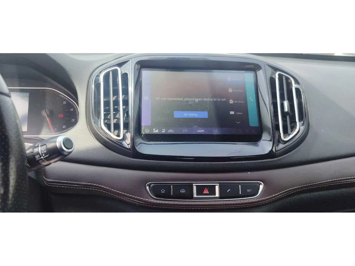 Car image 17