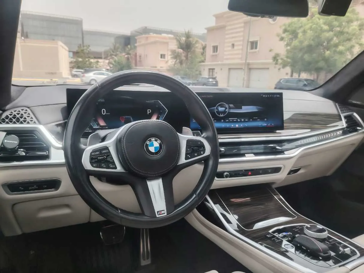 Car image 35