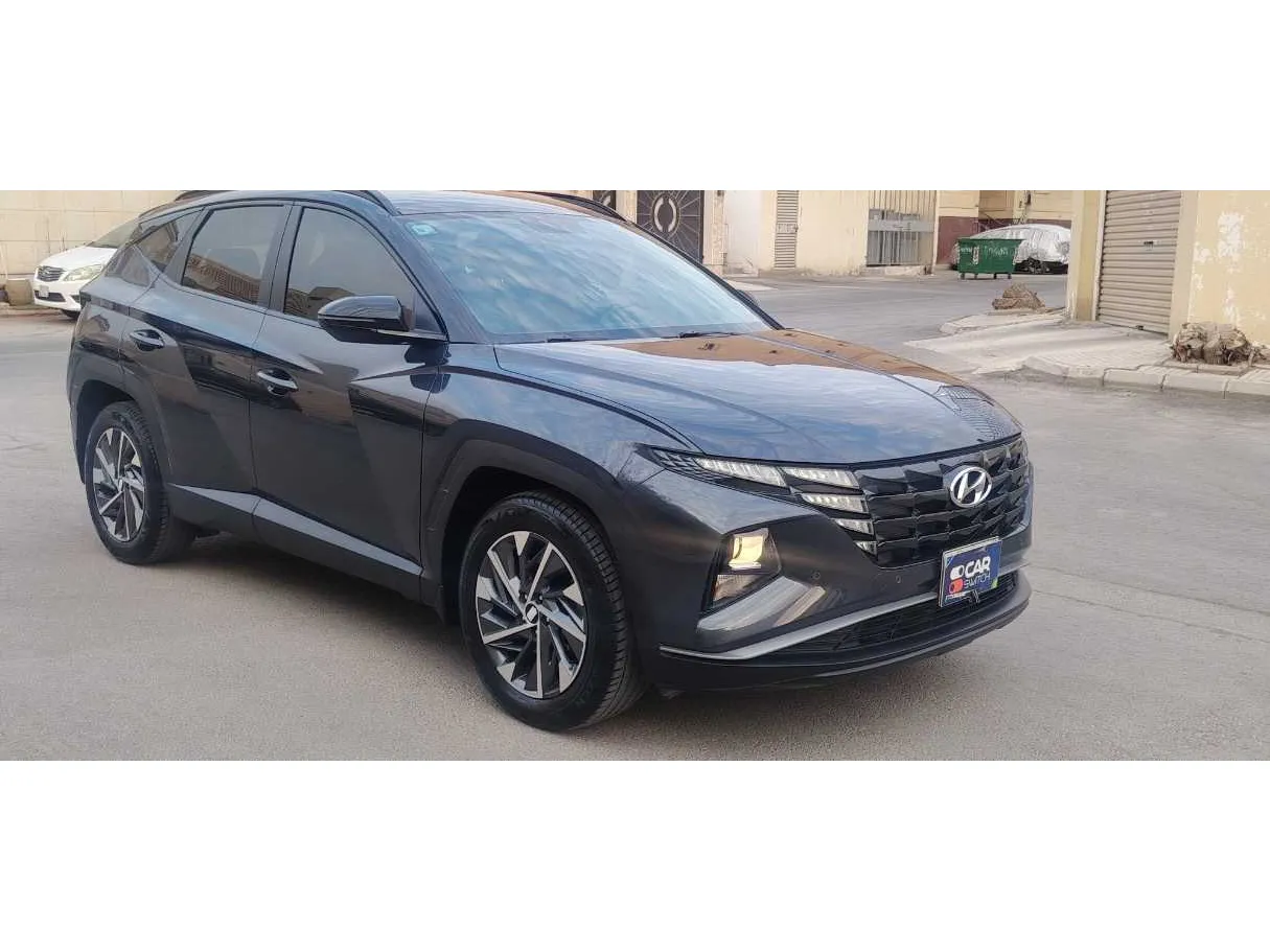 Car image 3