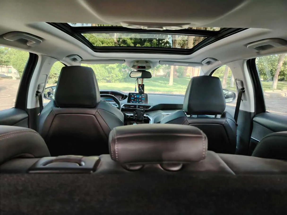 Car image 20