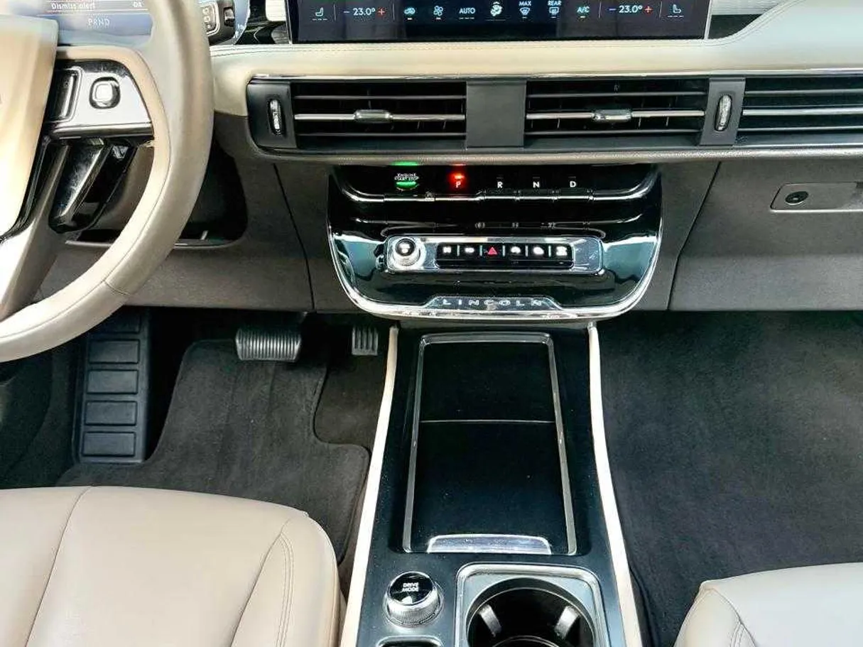 Car image 28