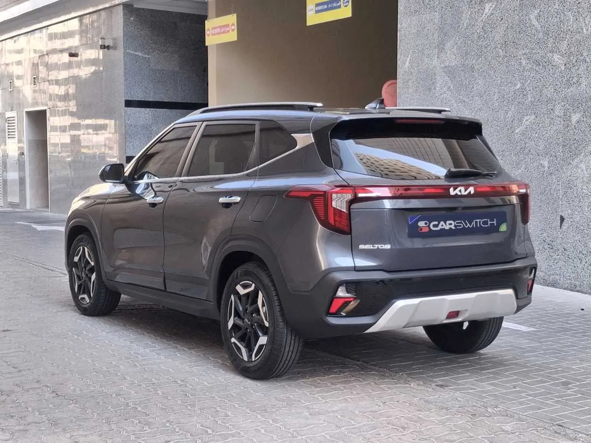 Car image 7