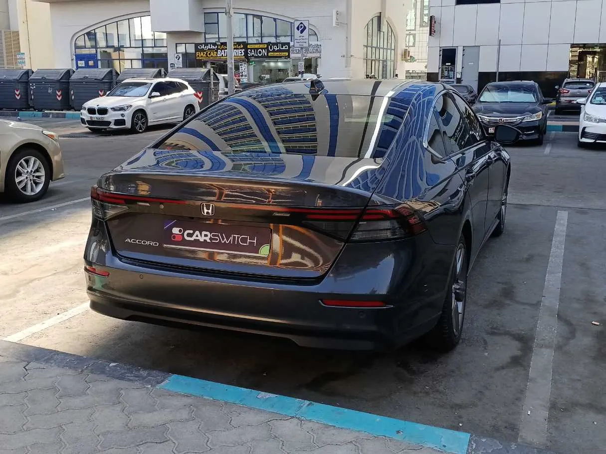 Car image 5