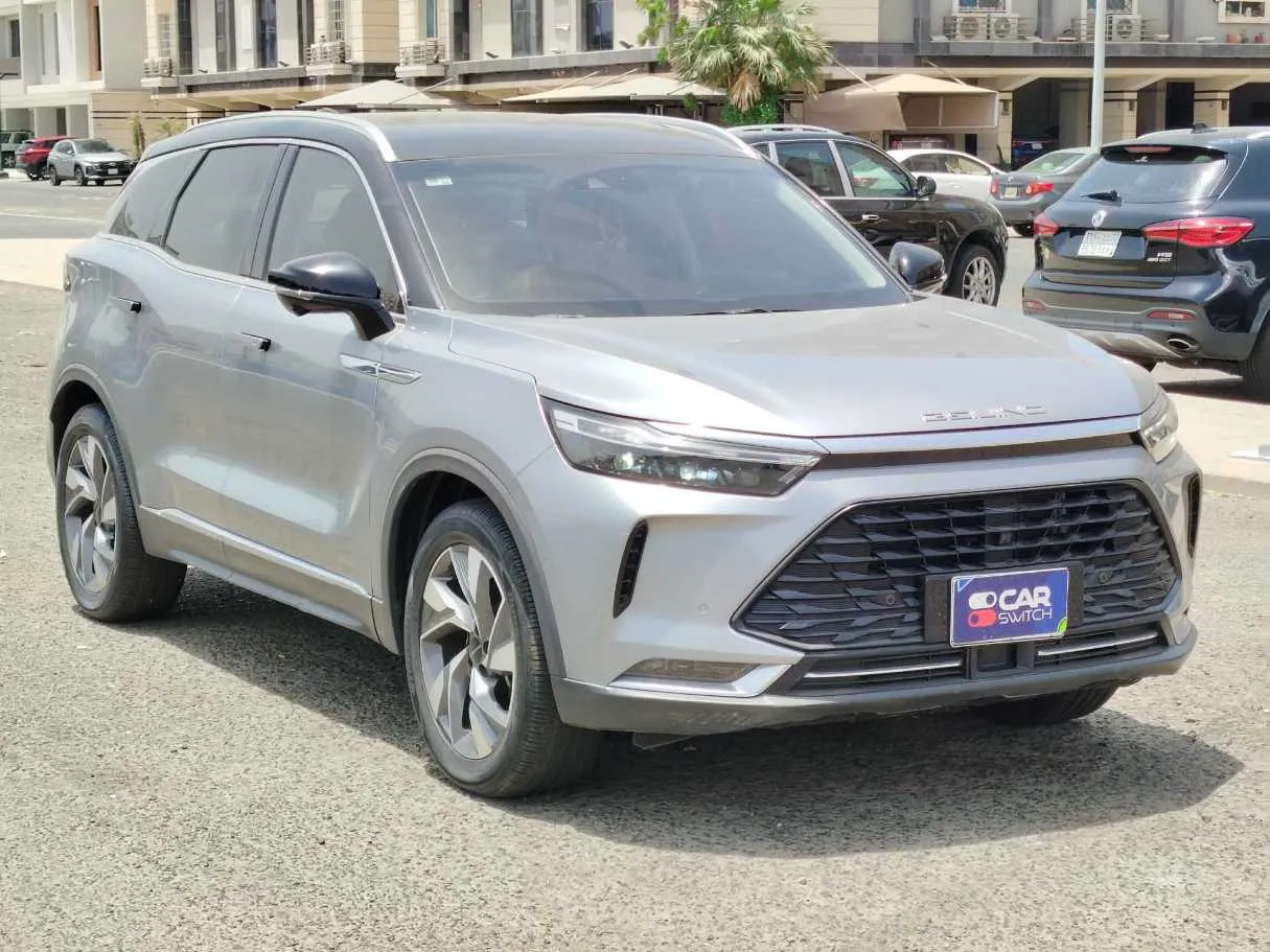 Car image 3