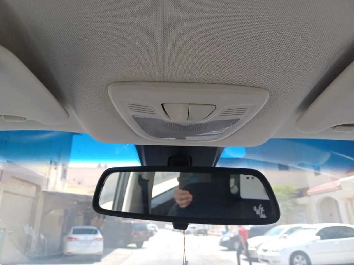 Car image 22