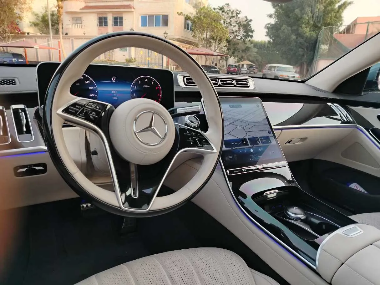 Car image 27