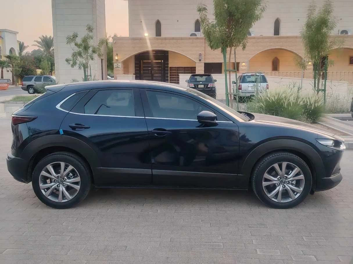 Car image 4