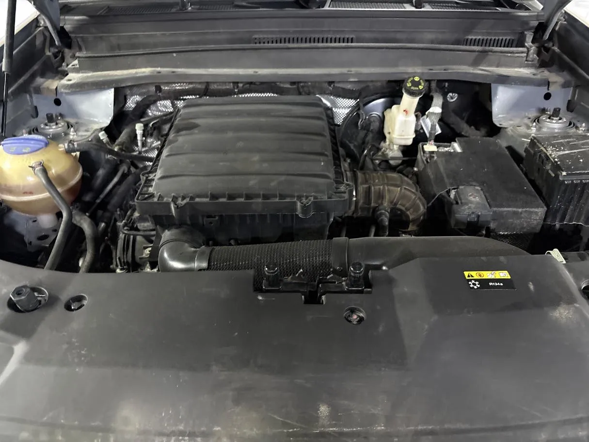 Car image 25