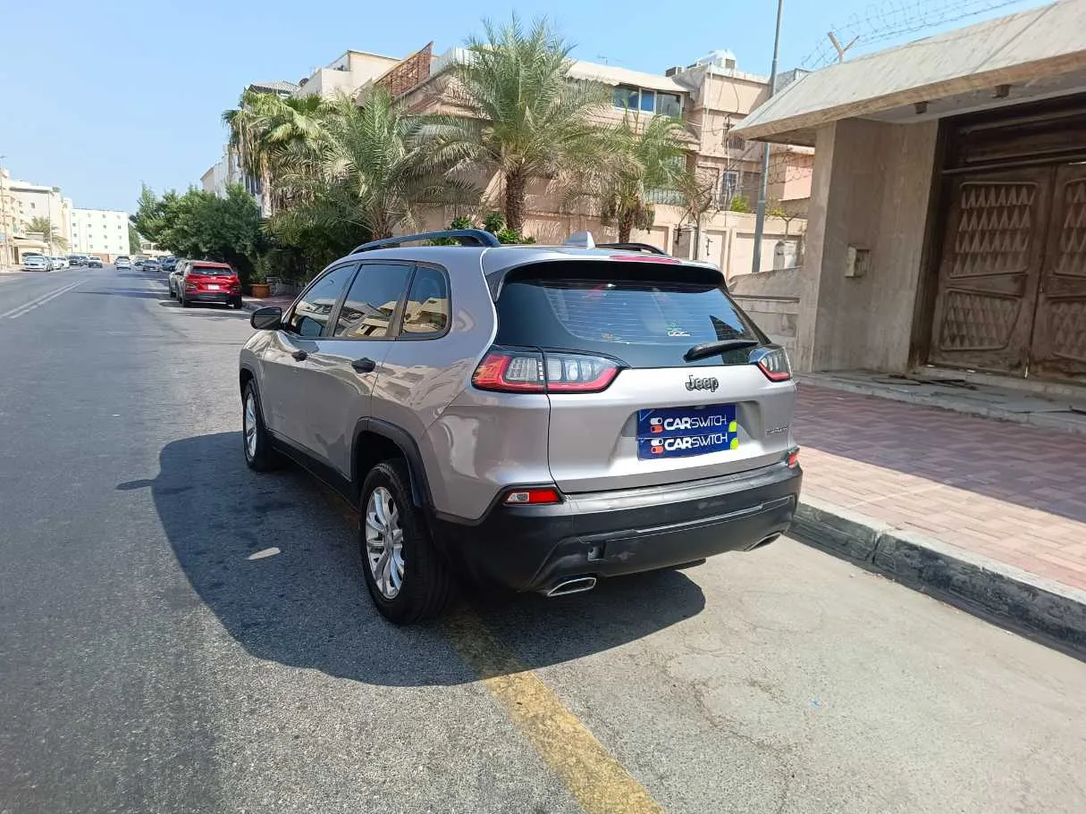 Car image 7