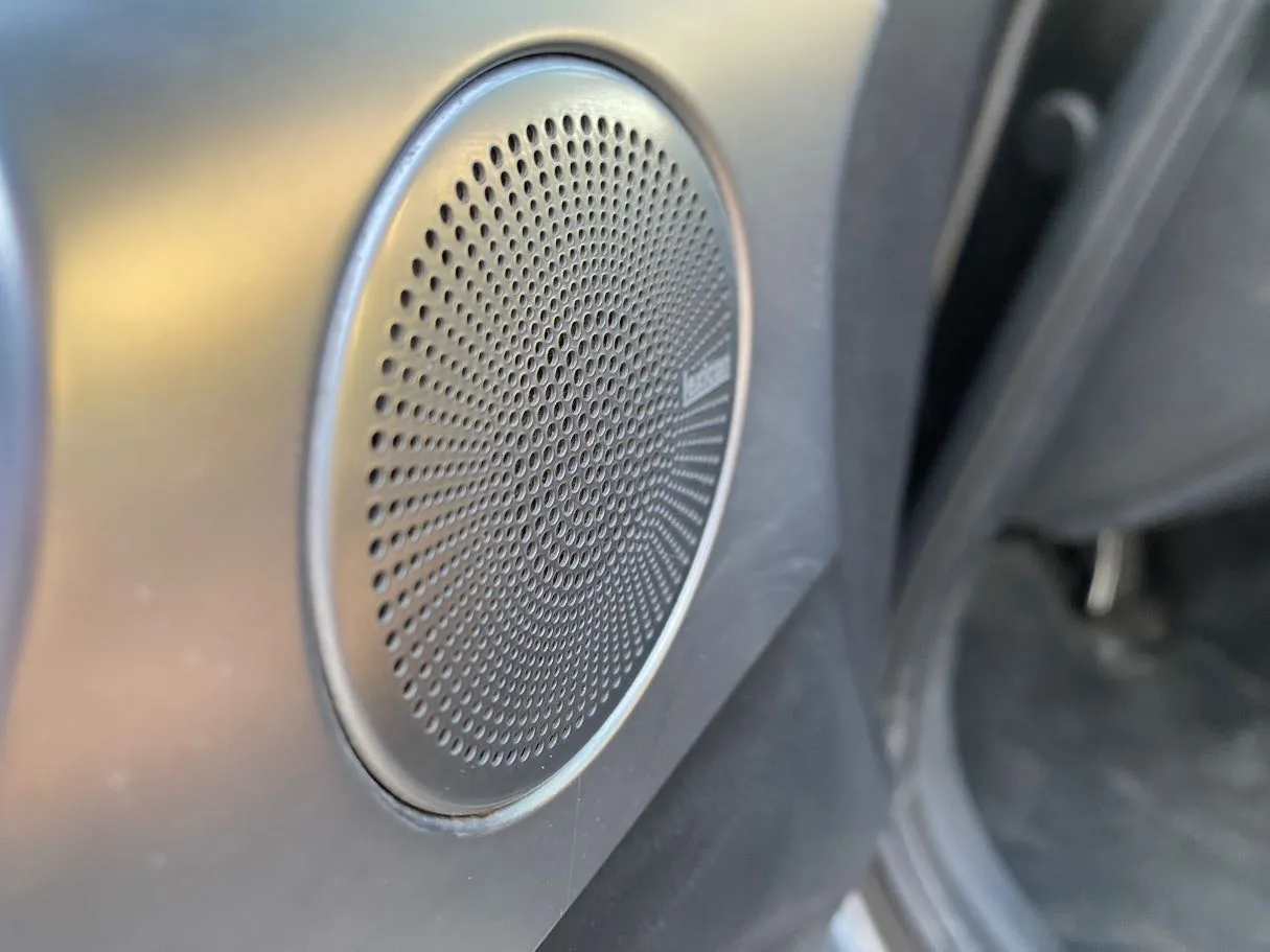 Car image 25