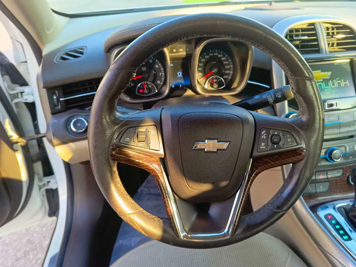 Car image 26
