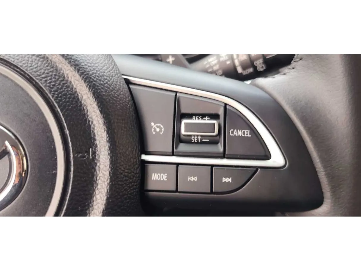 Car image 26