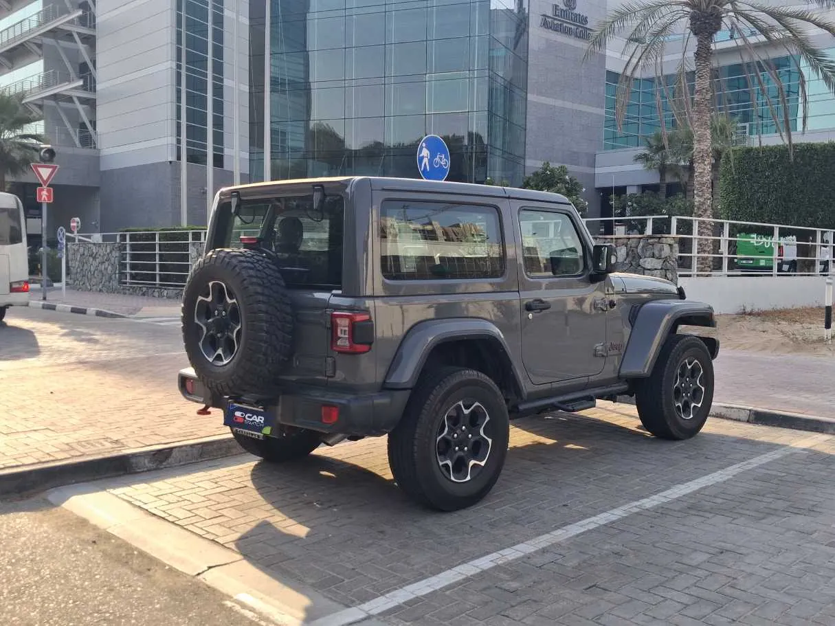 Car image 5