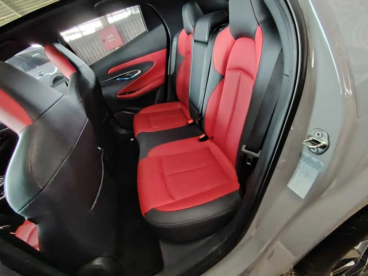 Car image 22