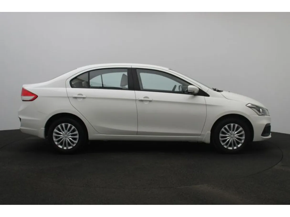 Car image 13