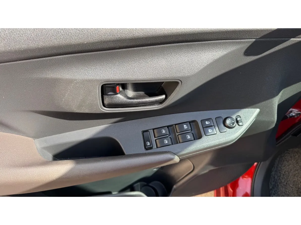 Car image 26