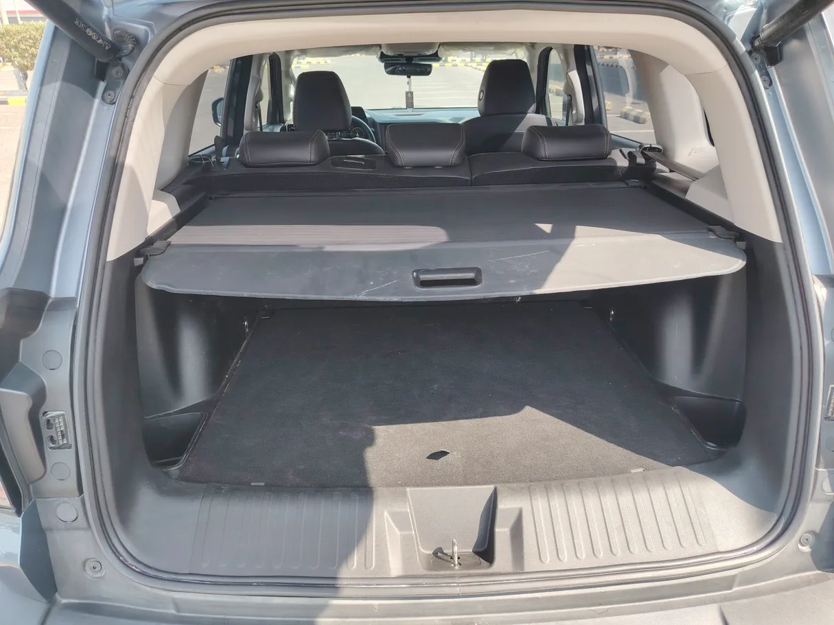Car image 28