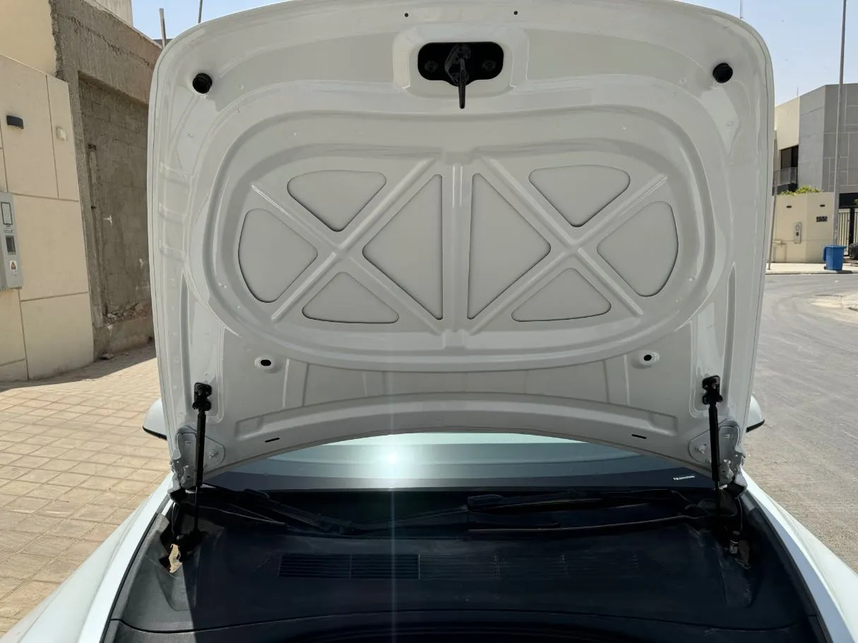 Car image 22