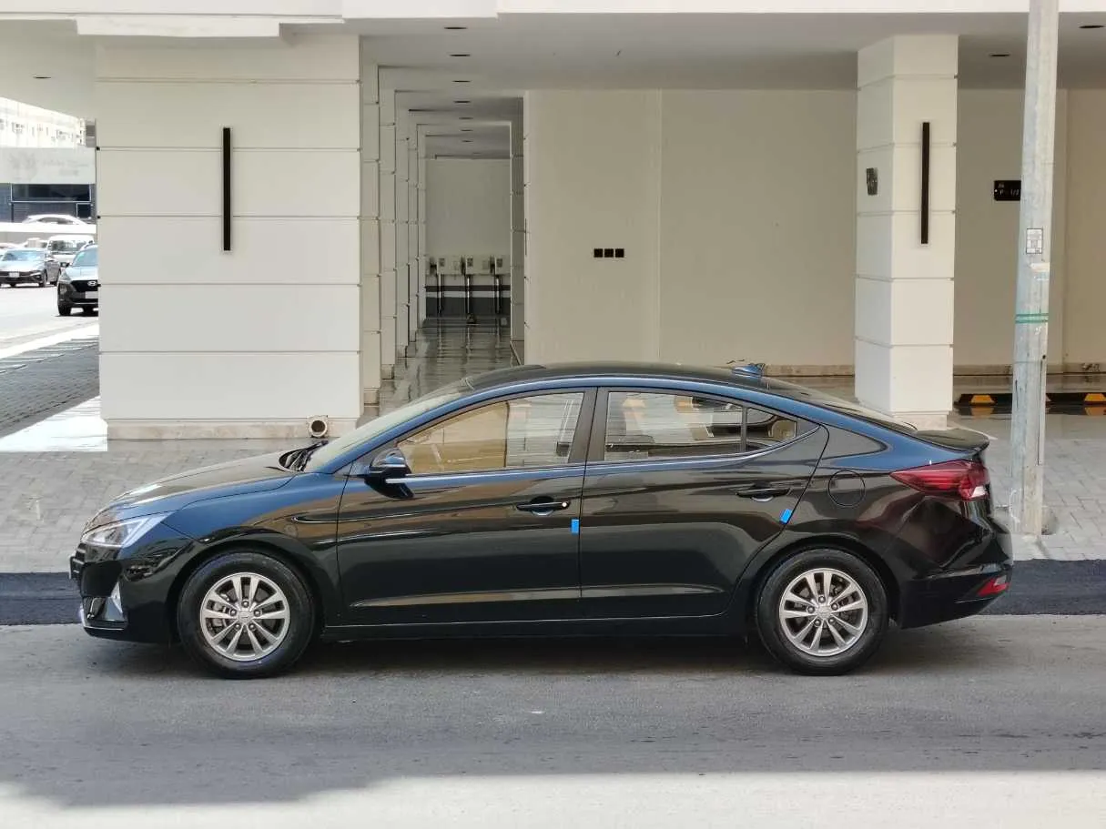 Car image 8