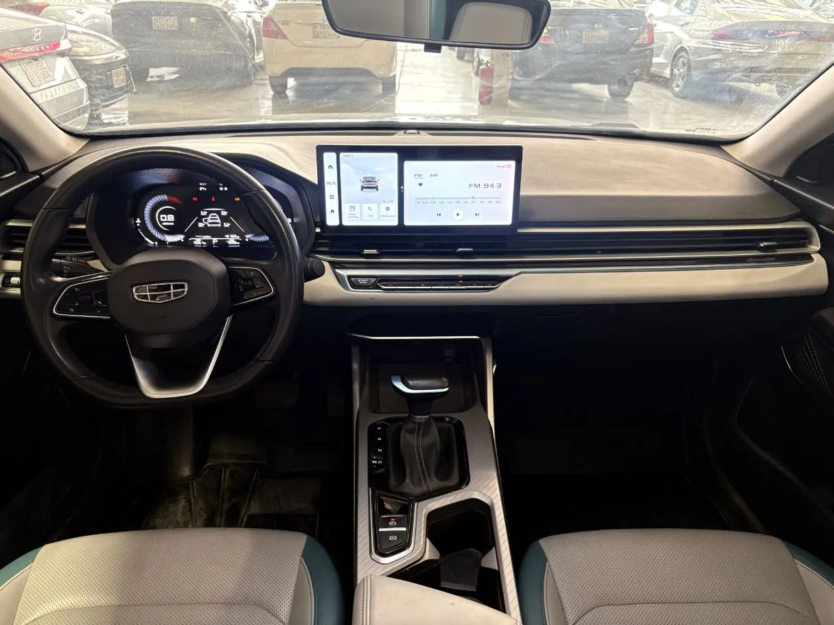 Car image 19