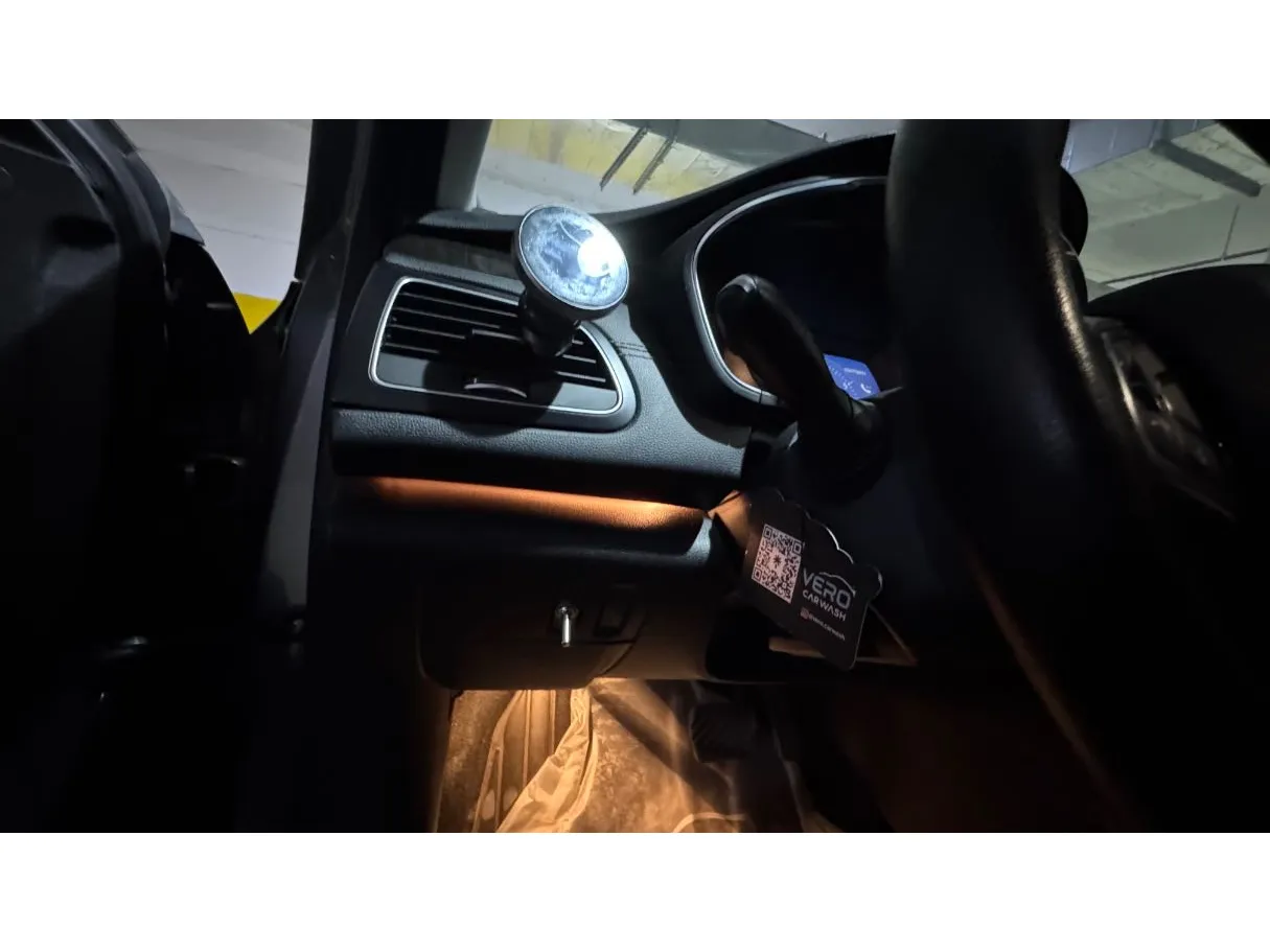 Car image 24
