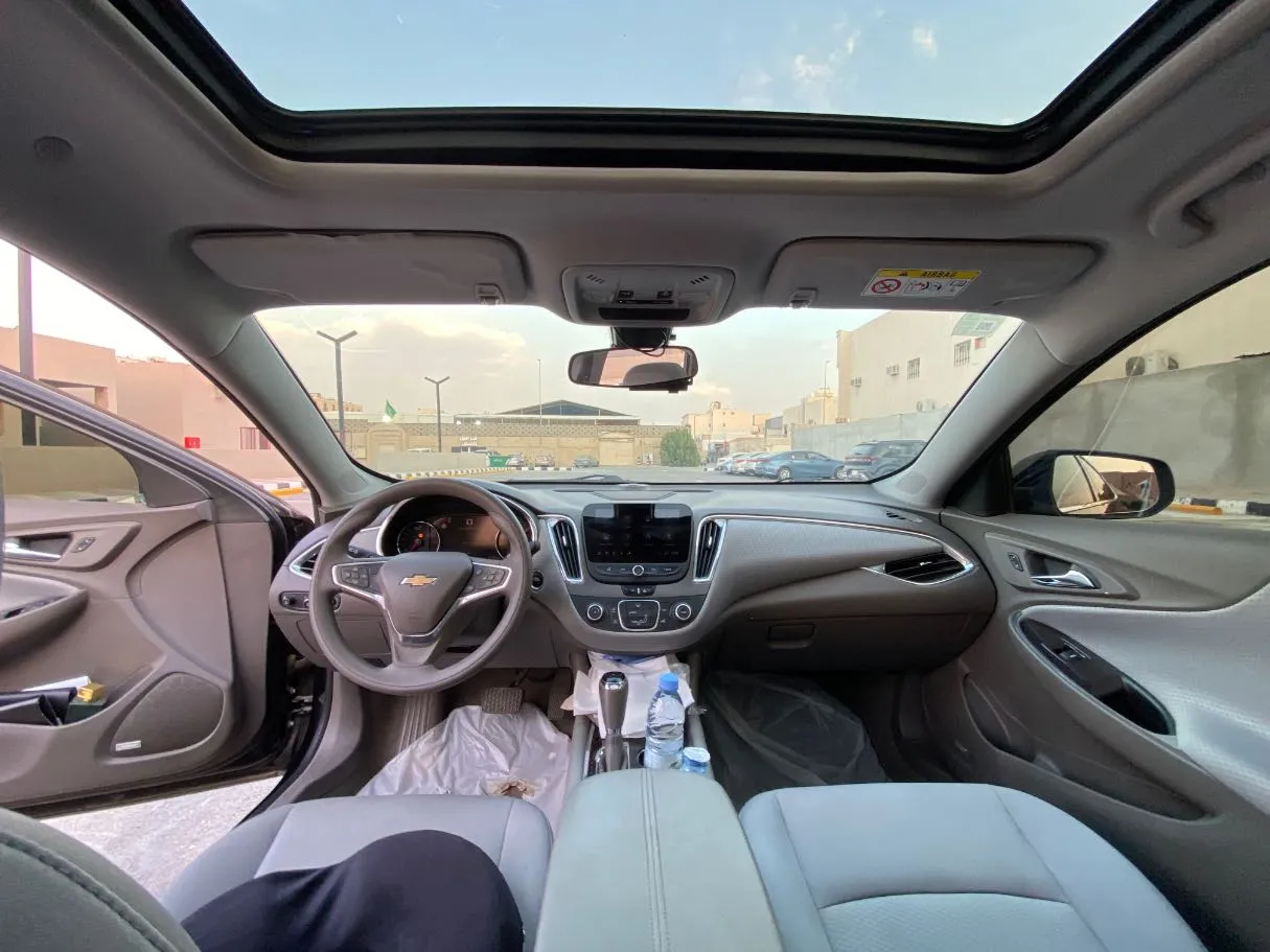 Car image 15
