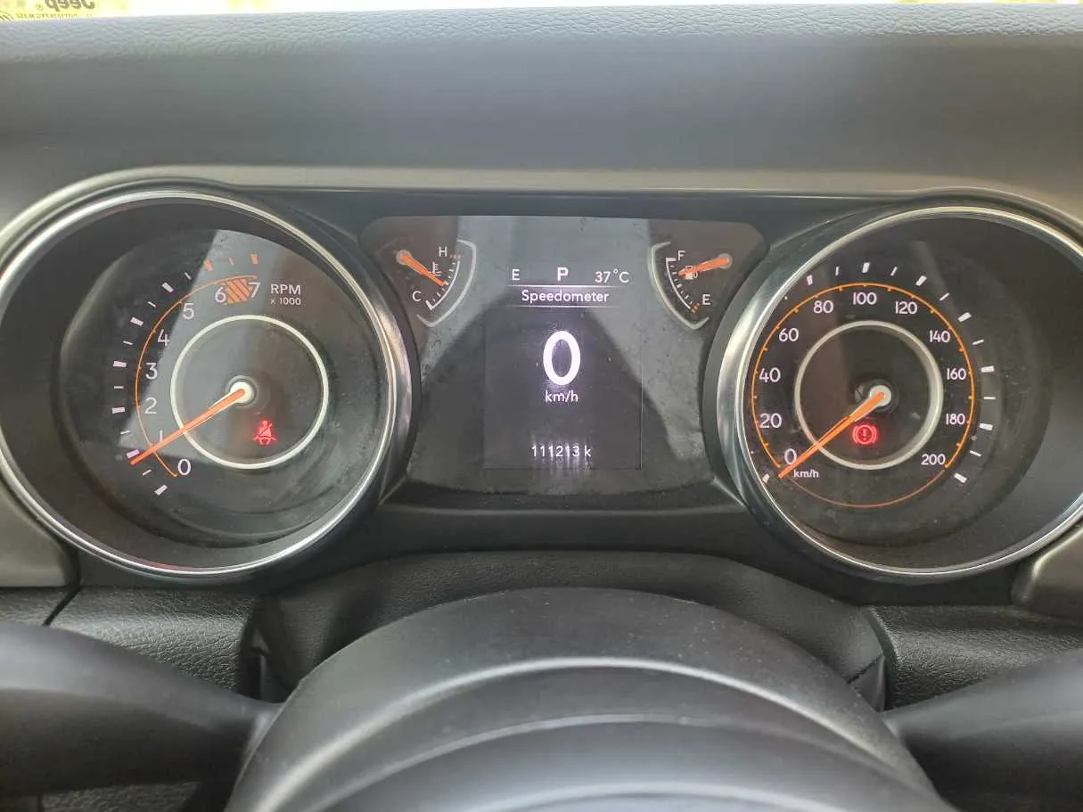 Car image 19