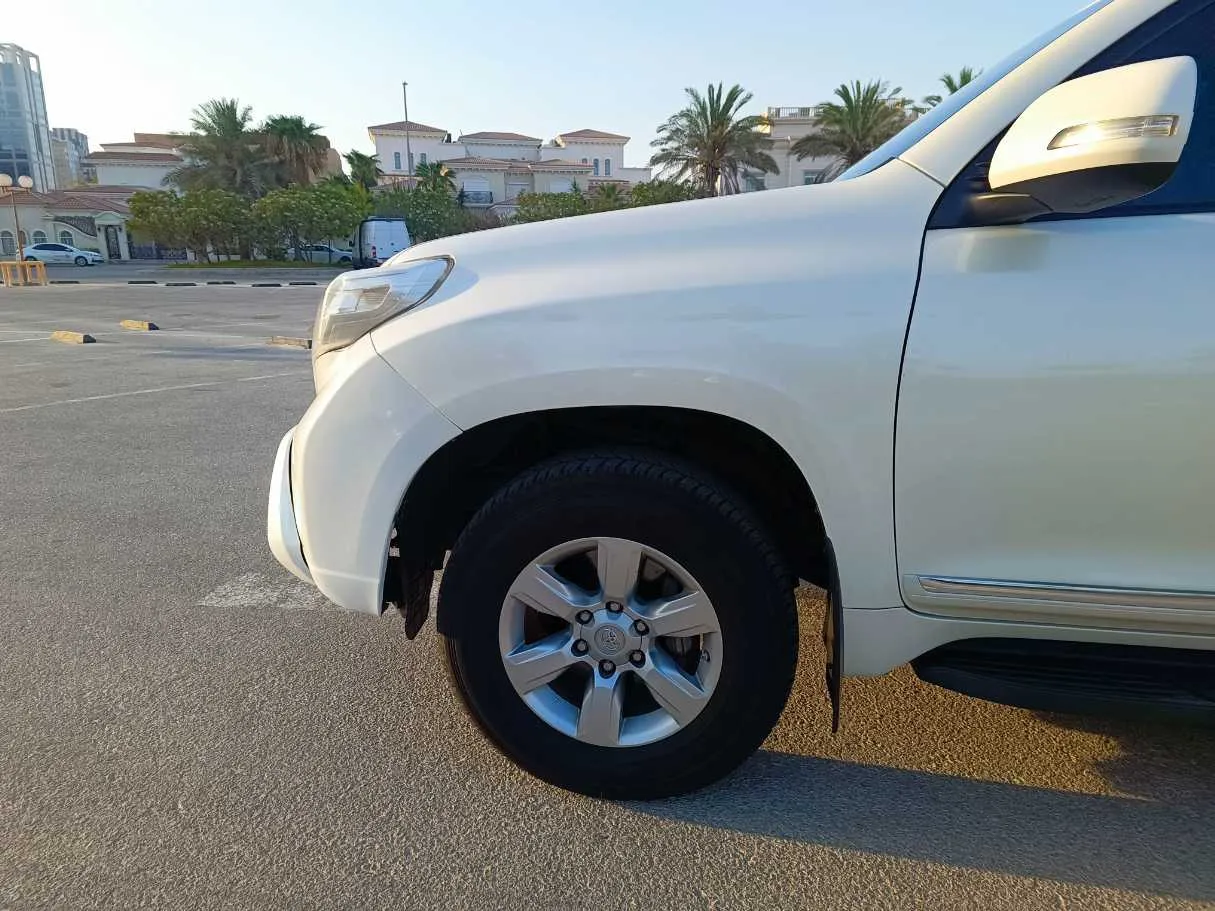 Car image 10