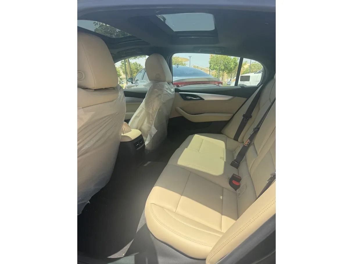Car image 13