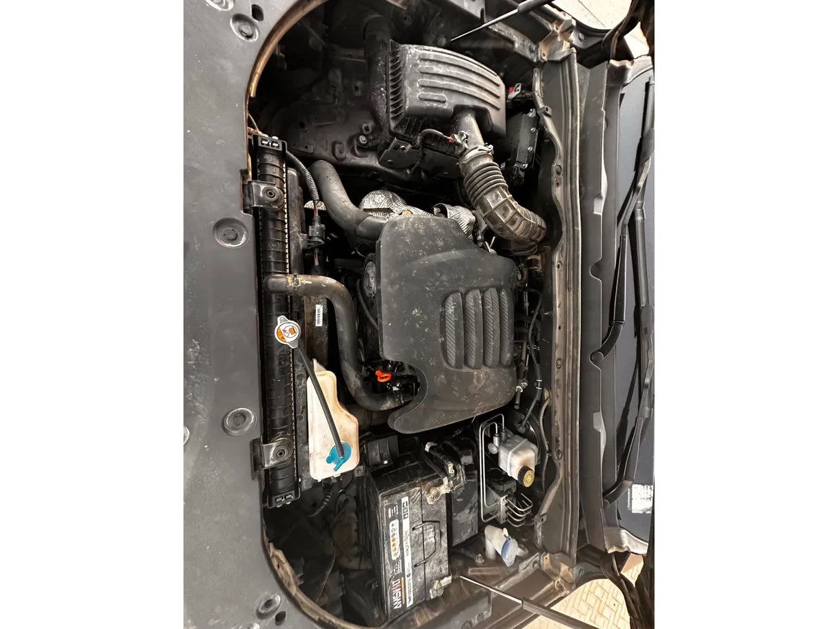 Car image 28