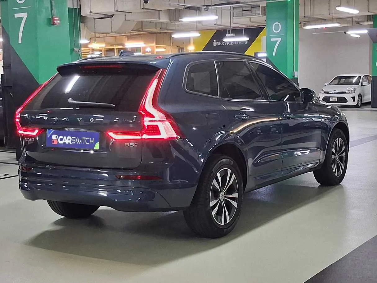 Car image 5