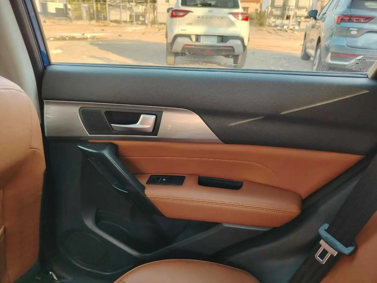 Car image 40