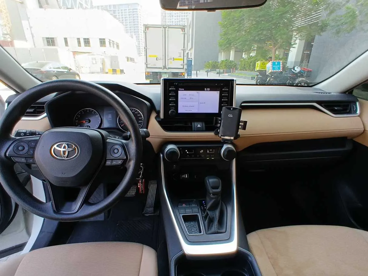 Car image 15