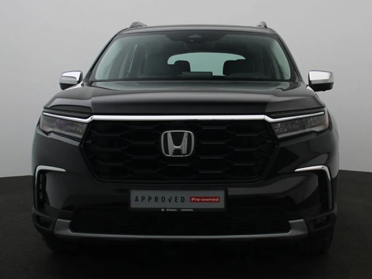 Car image 10