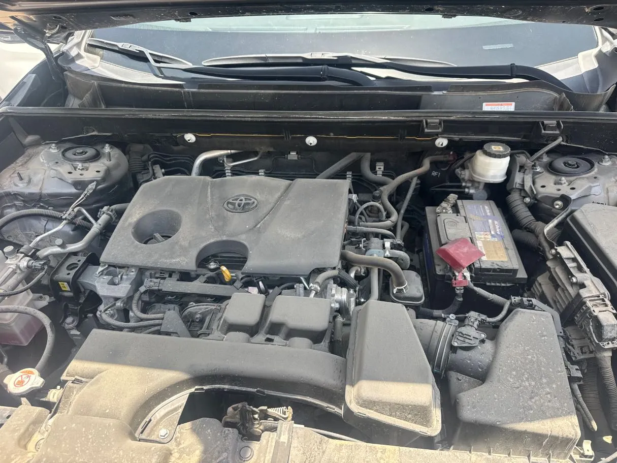 Car image 19