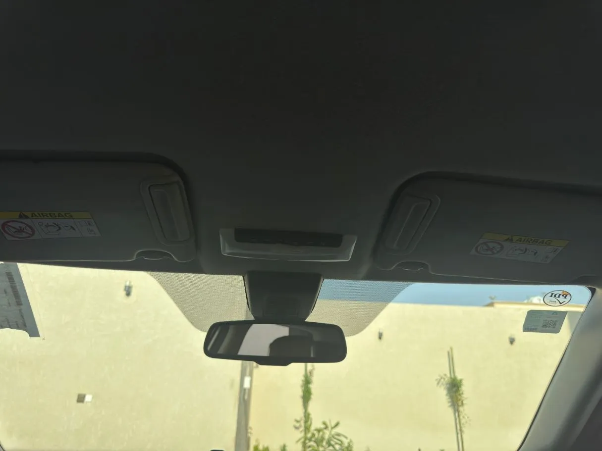 Car image 26