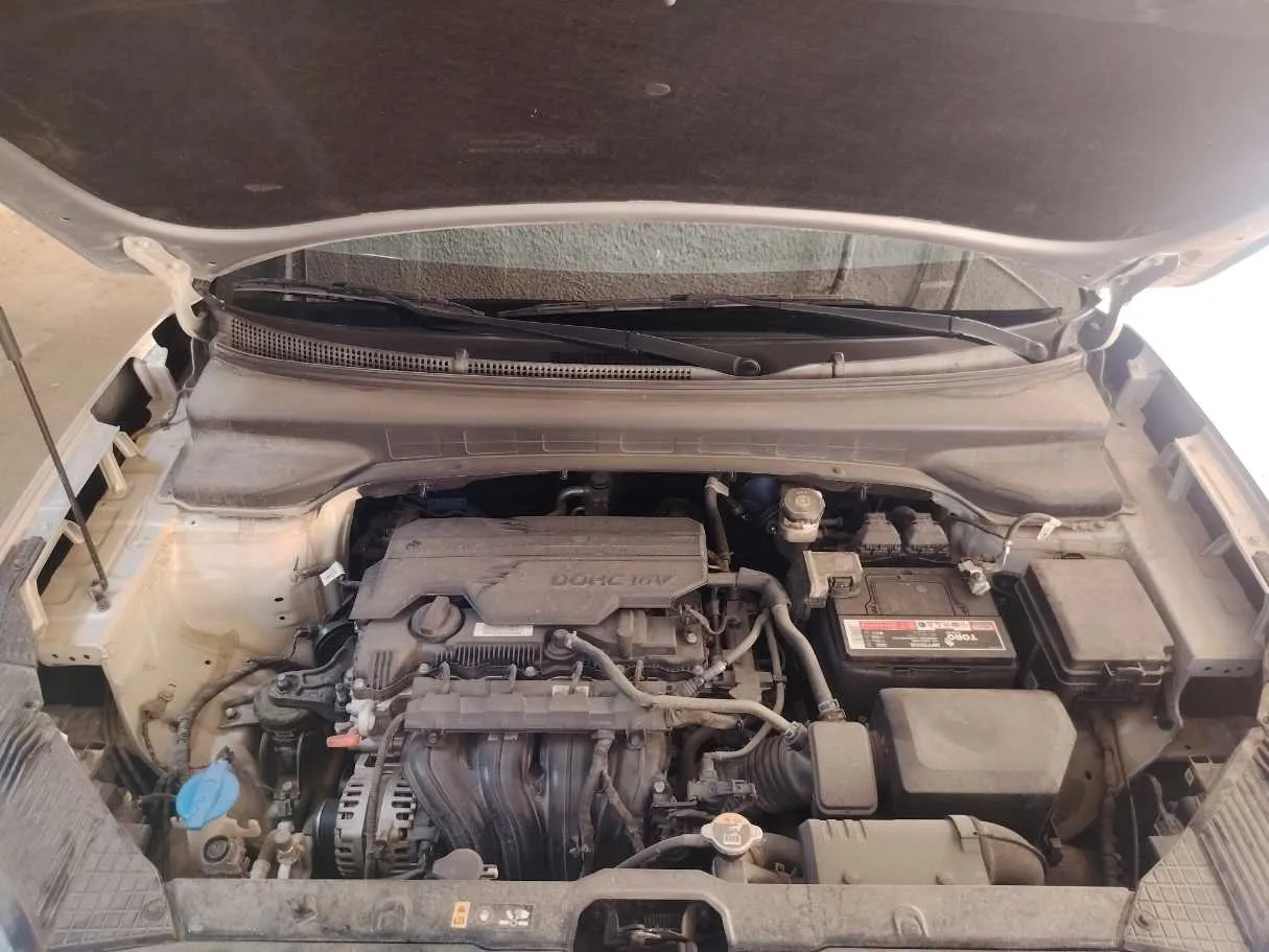 Car image 30