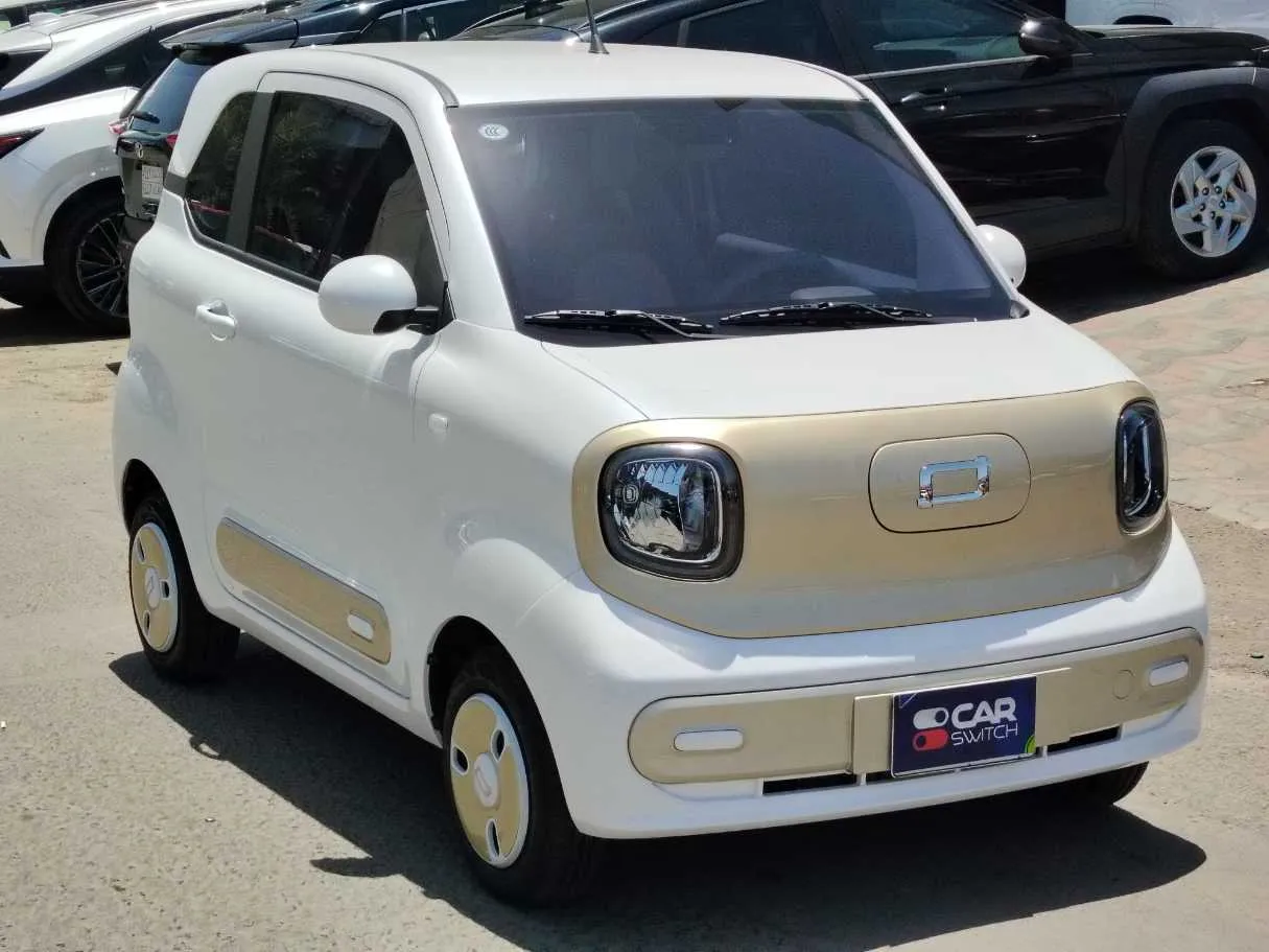 Car image 3