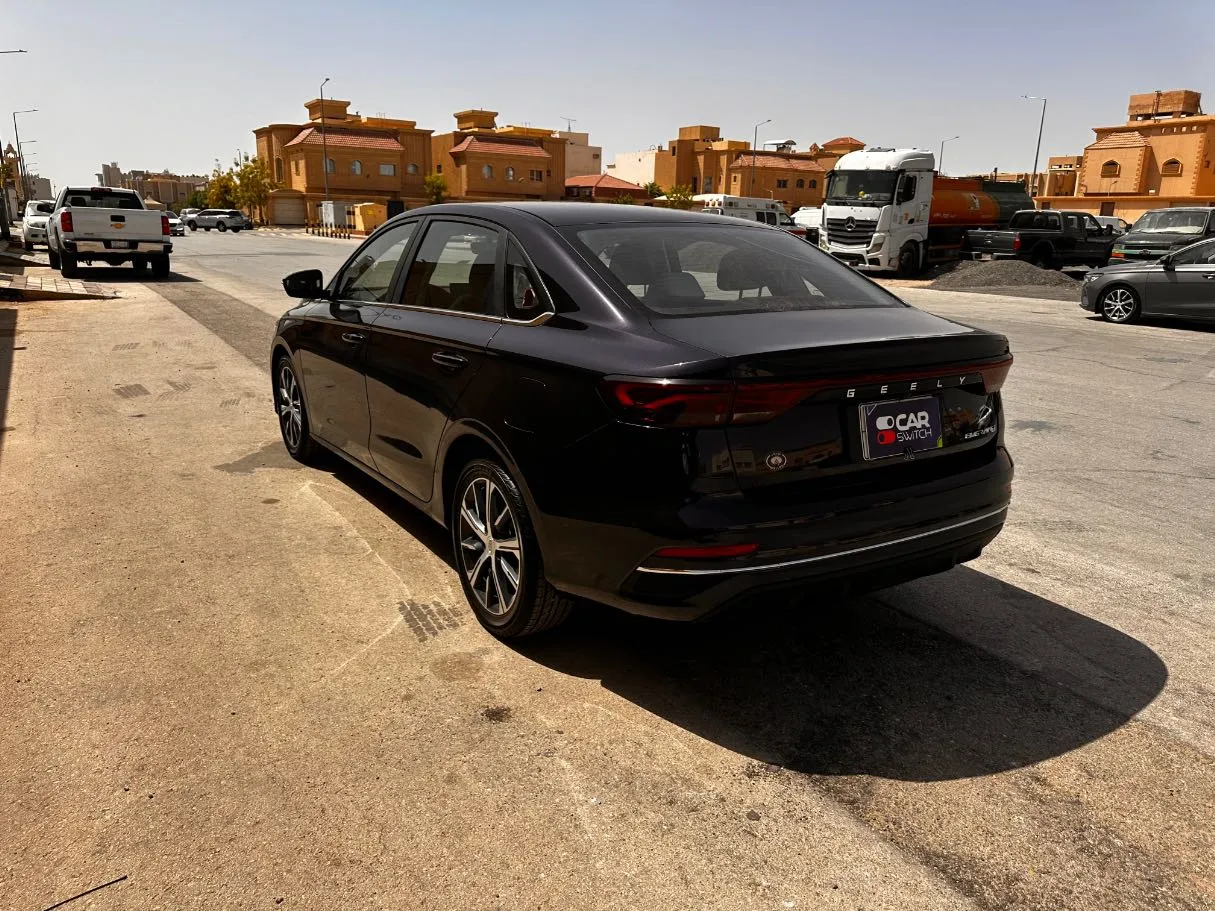 Car image 7