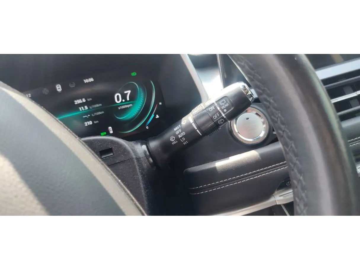 Car image 28
