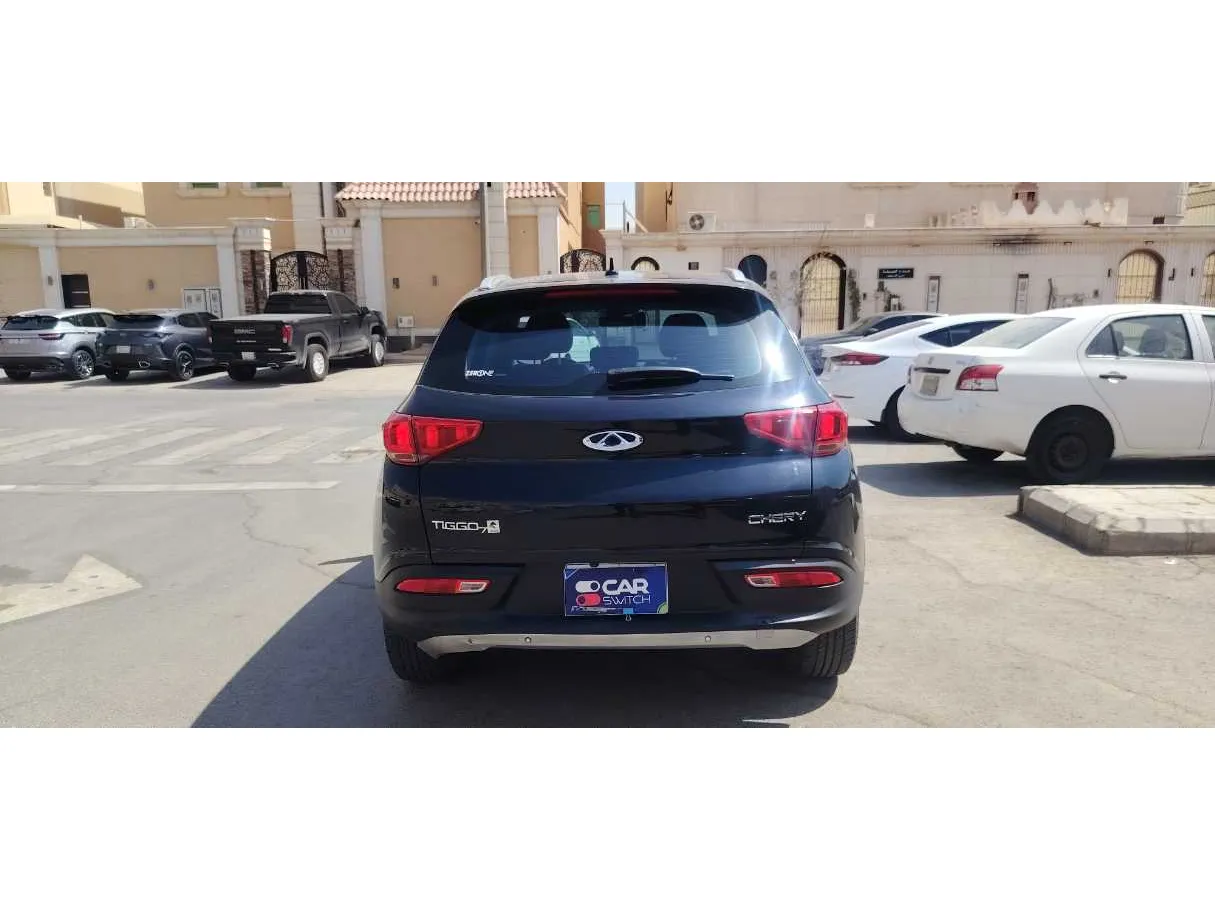 Car image 6