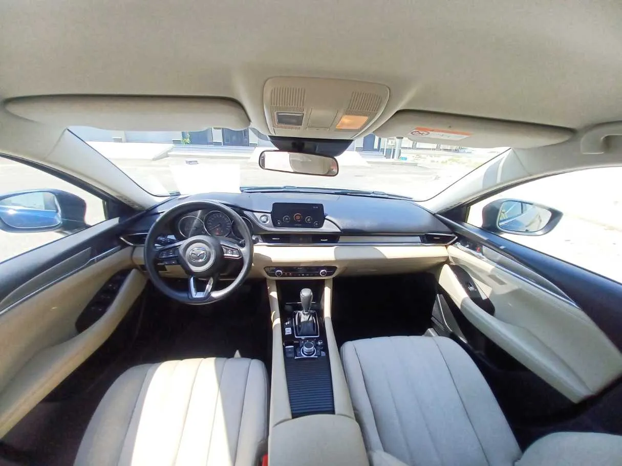 Car image 13